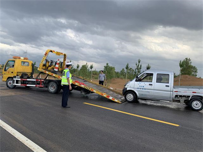 青塔道路救援拖车的具体流程